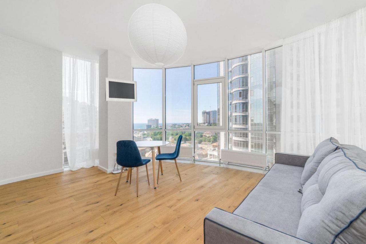 Gagarin Plaza Design Apartment Odessa Extérieur photo